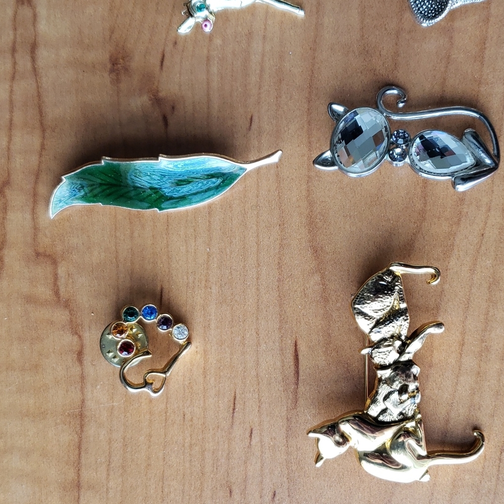 Lot of old Brooches